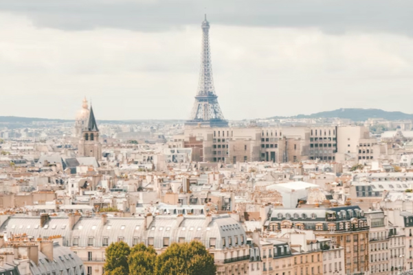 eiffel tower in paris